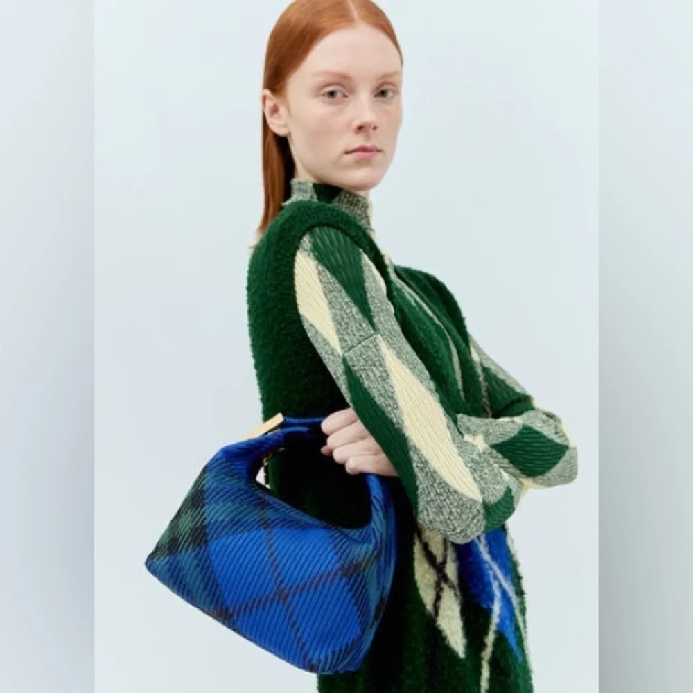 Burberry Medium Duffle Bag Handbag Knit knight color authentic luxe blue gold